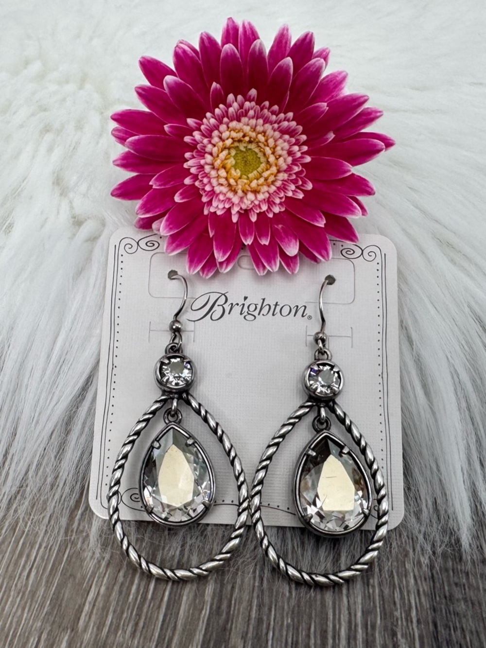 💖 BRIGHTON Retired Teardrop Crystal French Wire Earrings - Picture 3 of 3